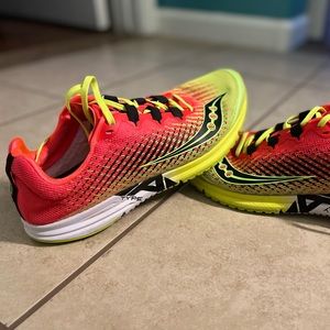 Women’s Size 10 Saucony RC Type A9 Road Running Shoe.